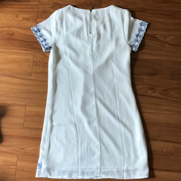 White Embroider Shift Dress size XS - Picture 2 of 2